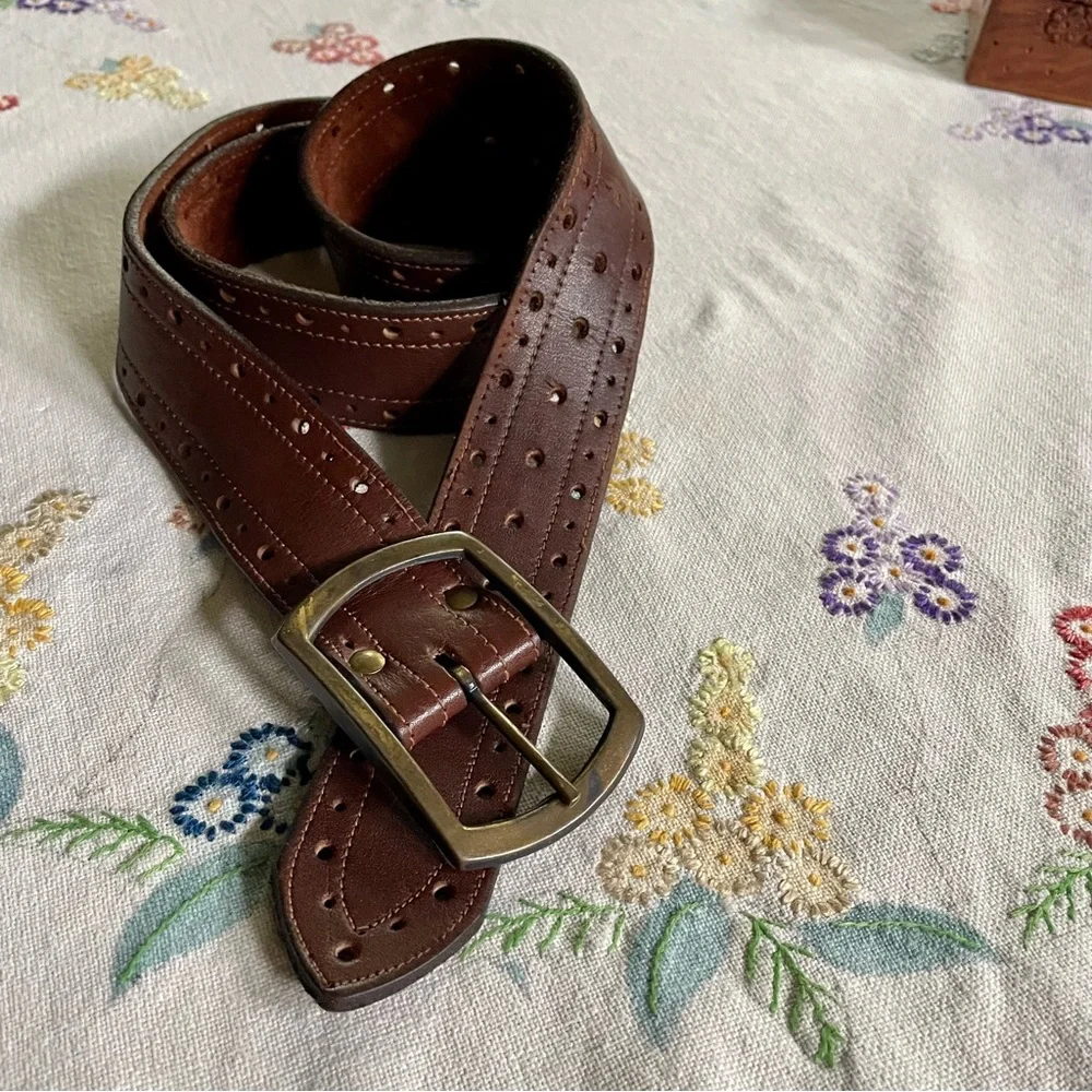 Vintage Leather Perforated Belt with Burnished Brass Buckle. Brown. Large 42-44